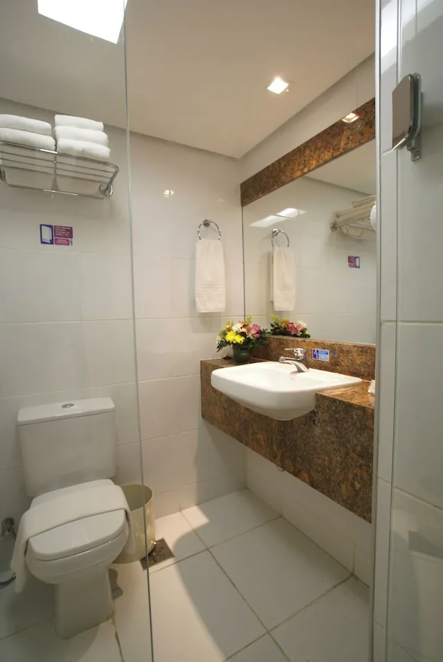 غرفة قياسية ثلاثية بثلاثة أسرّة بإطلالة على المدينة، Hotel Diogo 2/2