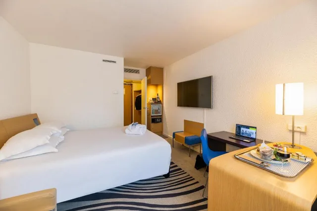 غرفة ثلاثية، B&B Hotel Lyon Nord 4 Stars 3/4