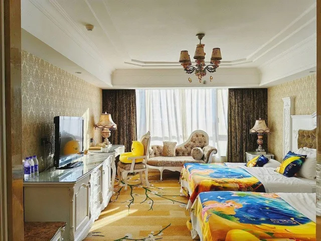 Family, Guilin Bravo Hotel Grand Wing 1/1