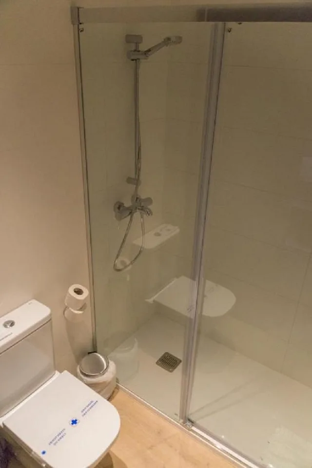 Double Single Use Standard، Hostal Lami 5/7