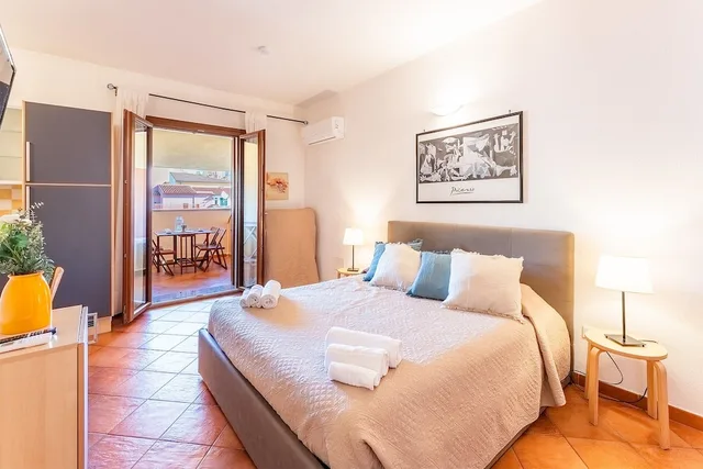 Studio, 1 Double and 1 Single Bed, Cristal Blu 2/10
