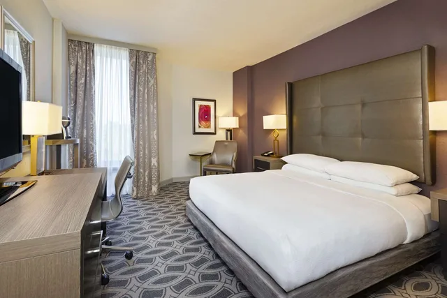 Wellness, King Bed، DoubleTree by Hilton Orlando East - UCF Area 1/1