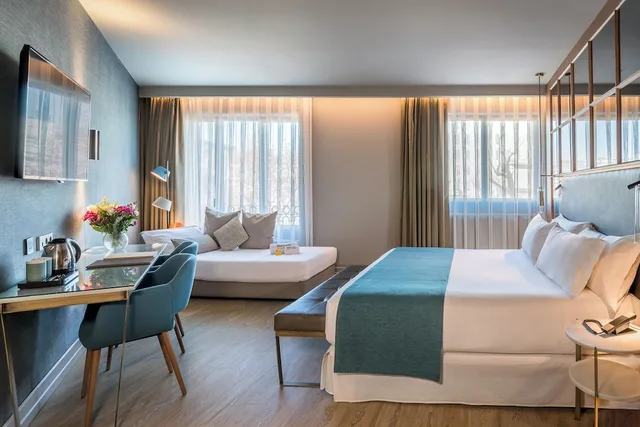 غرفة بريميوم عائلية بسرير كينج وسريرين منفصلين، Barcelo Emperatriz 8/10