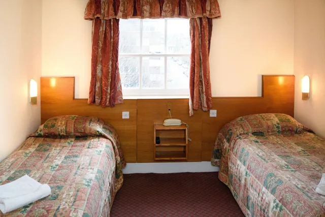 Twin Room, Seymour Hotel 1/3