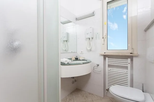 Room, Quadruple, Twin Beds, Bunk Bed, Hotel Ambra 4/4