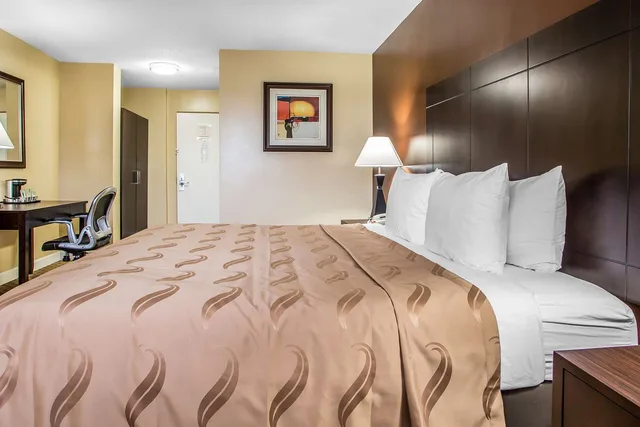غرفة بسرير كينج، Quality Inn O'Hare Airport 1/1