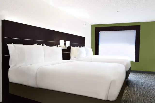 غرفة بسريرين لذوي الإعاقة، Holiday Inn Express New Orleans East 2/5