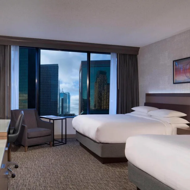 غرفة بسرير مزدوج بحوض استحمام لذوي الإعاقة، Dallas Marriott Downtown 2/9