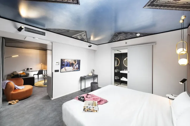 Suite, Queen Bed, Partial View، Three Corners Downtown Hotel 1/3