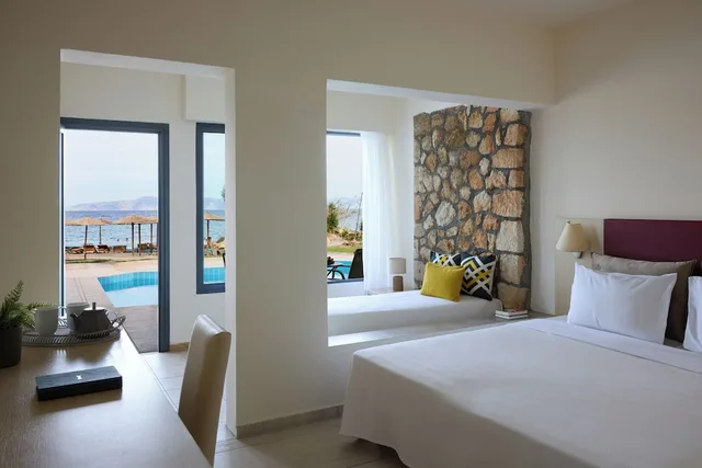 Family, Bungalow, Queen and Twin Beds, Shared Pool، Blue Bay Beach Resort 1/3