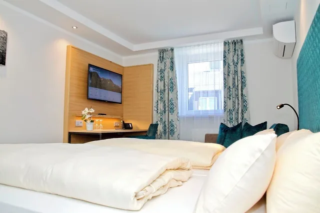 غرفة كومفورت بسرير مزدوج مع أريكة، Hotel zur Post 2/10