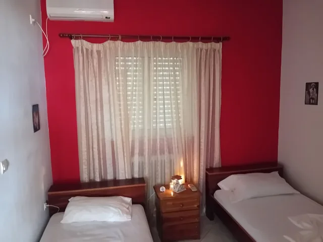 شقة ملكية بإطلالة على البحر بشرفة بغرفتي نوم، White Villa 5/7