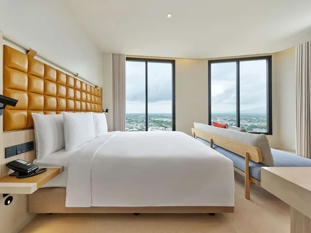 Basic, Studio, King Bed, Hilton Garden Inn Rayong 3/4