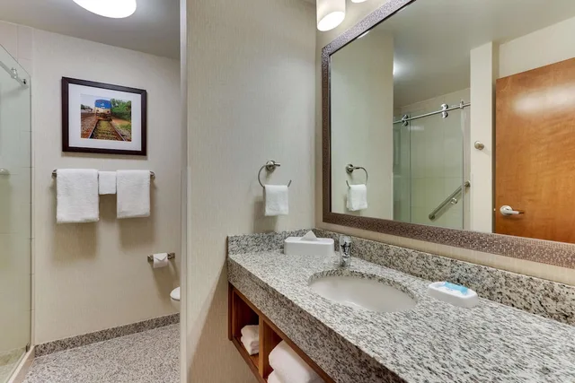 غرفة بسريرين كوين في طابق مرتفع، Drury Inn & Suites Lafayette IN 6/6