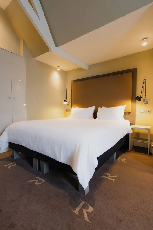 جناح جونيور بسرير كينج، Hotel Roemer 6/10