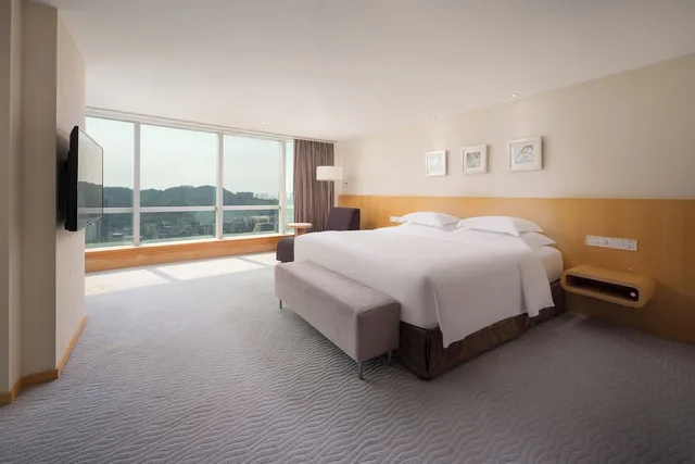 جناح بسرير كينج بإطلالة على البحر بغرفة نوم واحدة، Crowne Plaza Zhuhai City Center 4/9