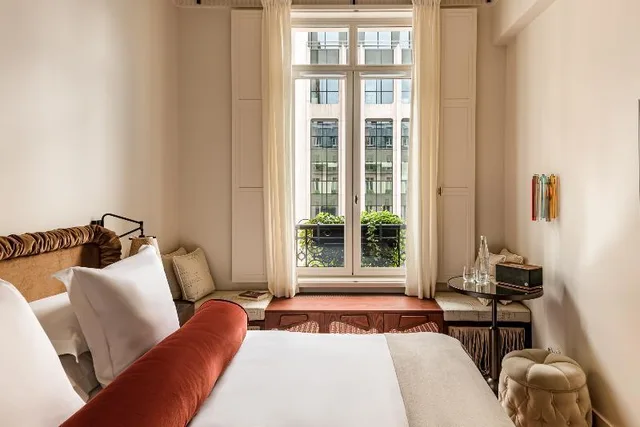 غرفة متصلة سوبيريور بسرير مزدوج أو سريرين منفصلين، Chateau des Fleurs - Paris Champs Elysees 1/1