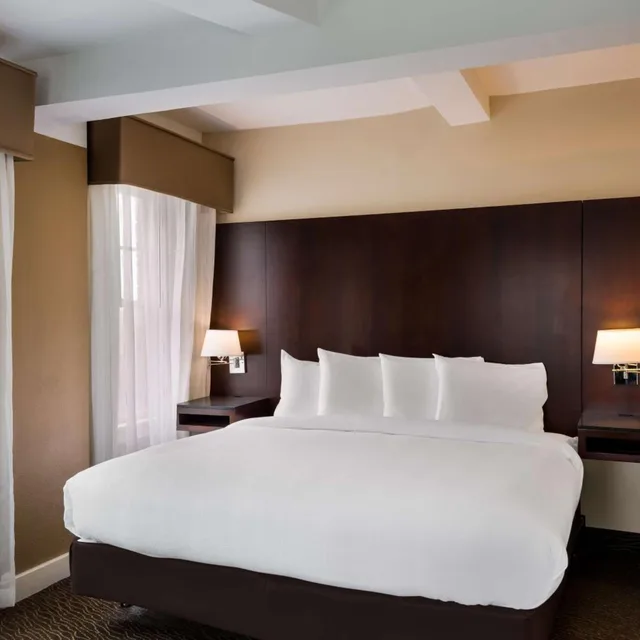 جناح رئاسي، Best Western Syracuse Downtown Hotel Suites 1/3