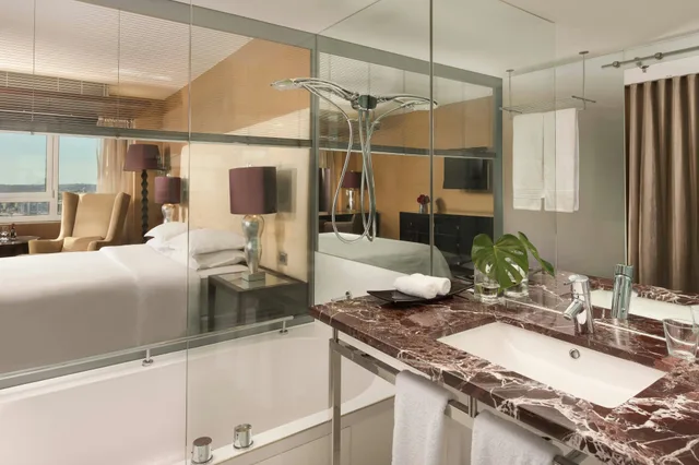 Club, SHERATON LISBOA HOTEL AND SPA 1/1