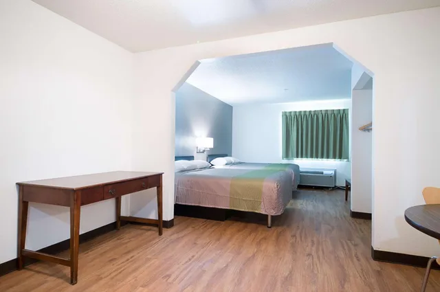 غرفة بسرير كينج لذوي الإعاقة، Motel6 New Iberia, LA 2/10