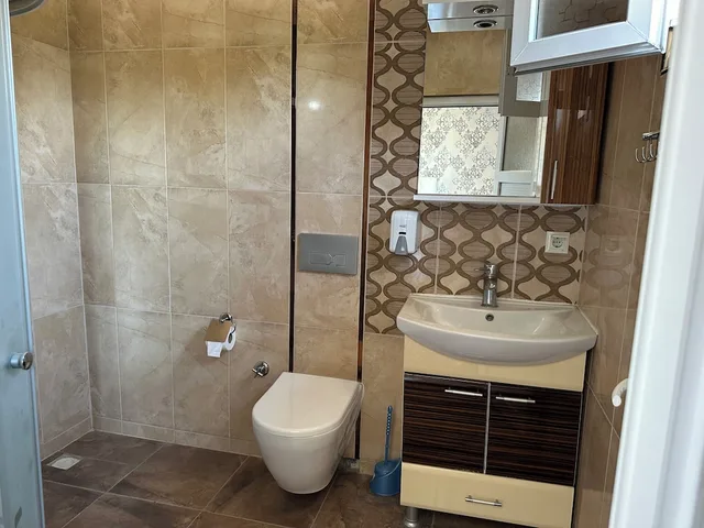 غرفة ديلوكس رباعية بسرير كينج وسرير بطابقين، Sinter Terasse House Hotel 2/6