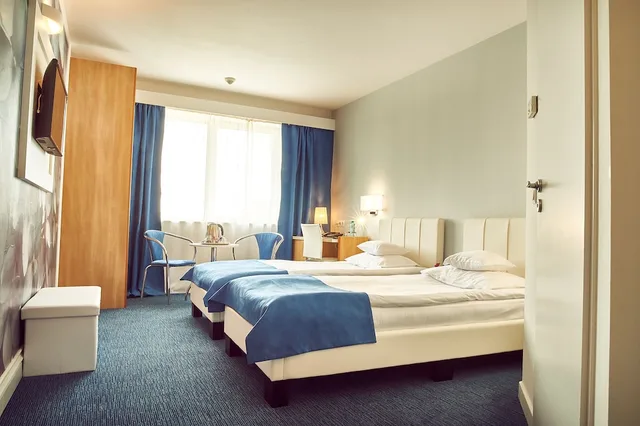 غرفة قياسية بسريرين منفصلين، Continental Forum Bucharest Hotel 2/3