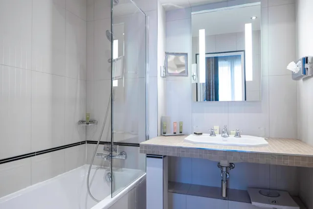 غرفة سوبيريور بسرير كينج، Bradford Elysees Astotel 5/8