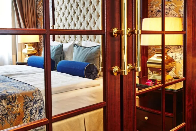 جناح تنفيذي بسرير كينج، STEIGENBERGER FRANKFURTER HOF 2/3