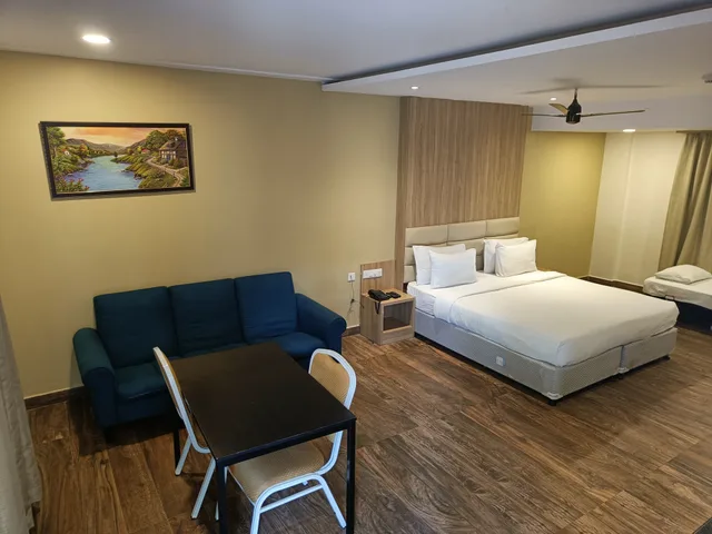 Super, Deluxe، Spree One Resort and Convention 2/3
