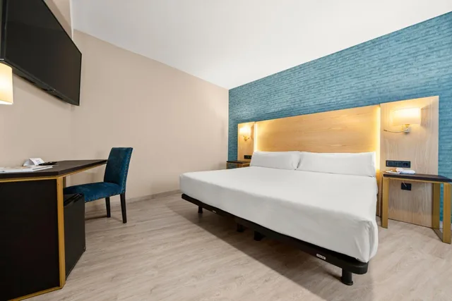 غرفة بسرير كوين، Zentral Ramiro I Oviedo 6/10