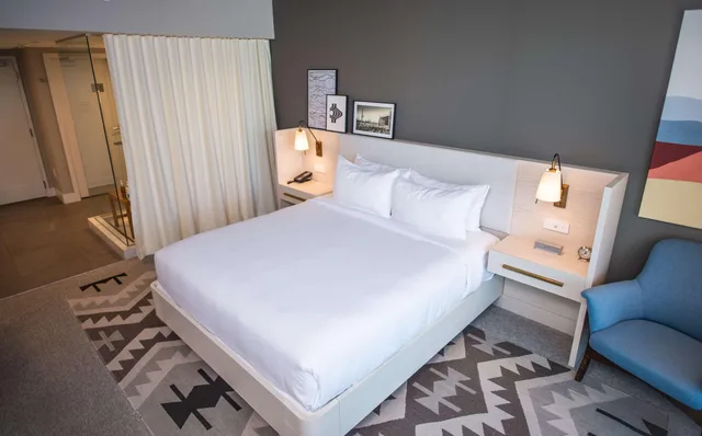 Premium, Double Bed, Mountain Shadows 1/7
