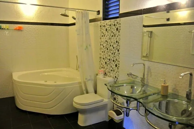 Super, Deluxe, Cabana, King Bed، Flower Garden Hotel 2/4
