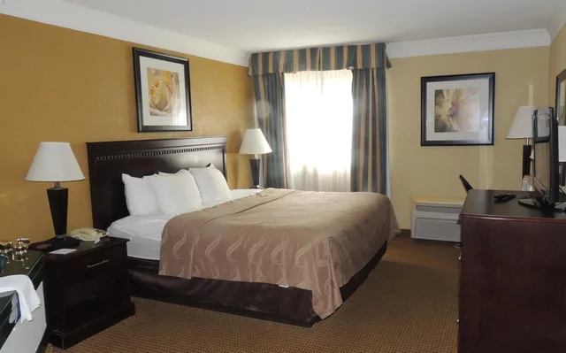 غرفة سوبيريور بسرير كينج، Quality Inn & Suites Syracuse Fairgrounds 2/4
