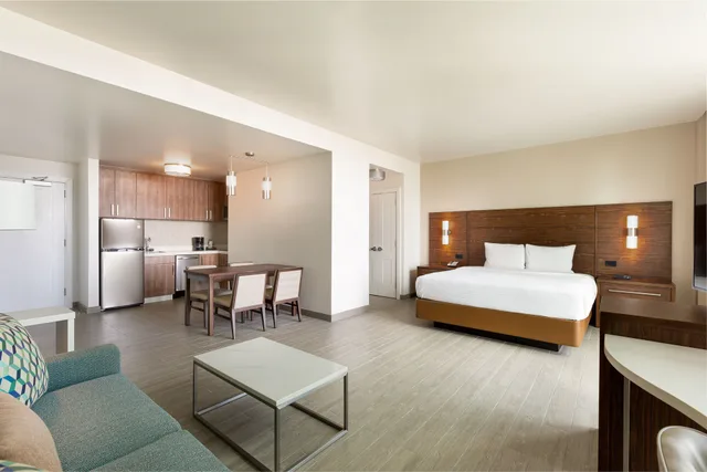 جناح بسرير كينج بغرفة نوم واحدة مع أريكة، Residence Inn by Marriott Panama City 3/10