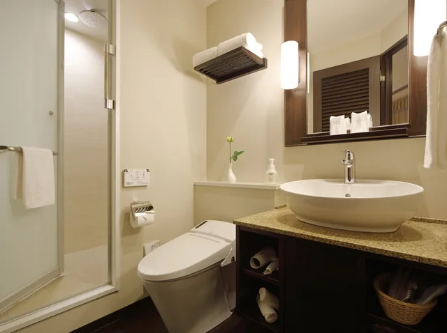 Room, Double Bed, Red Roof Inn And Suites Osaka Namba Nippombashi 7/10