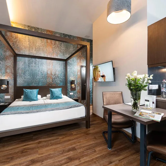 غرفة تنفيذية بسرير كينج، Opera Garden Hotel & Apartments 3/7