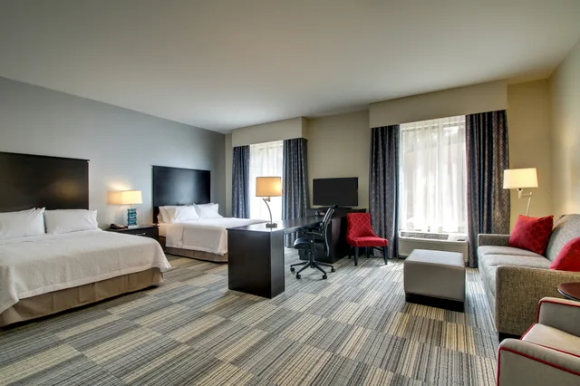 استوديو بسريرين كوين لذوي الإعاقة، Hampton Inn Suites Greenville Airport 1/4
