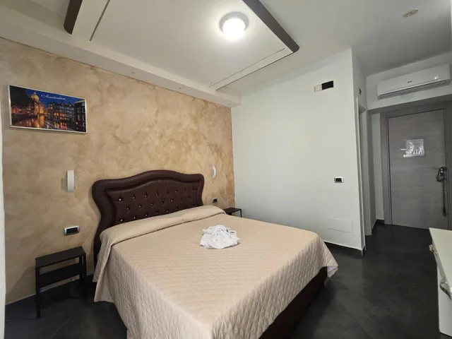 غرفة بسرير كوين، B&B Nazionale 3/8