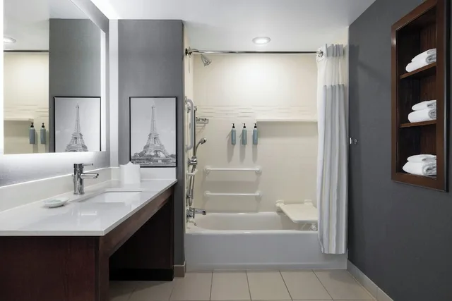 جناح بسرير كينج بغرفة نوم واحدة مع أريكة، RESIDENCE INN CHAMPAIGN 5/5