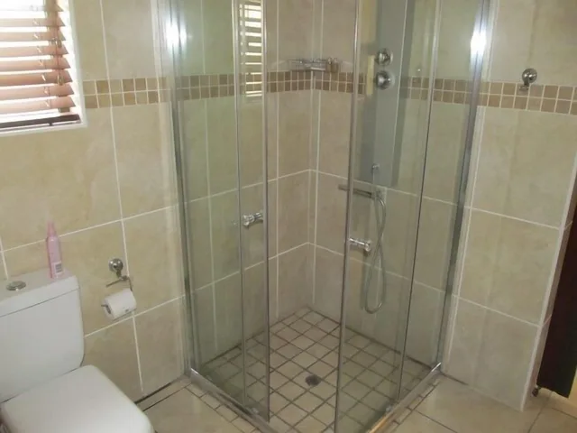 غرفة تنفيذية بسرير كينج، Casa Flora Guesthouse 4/4
