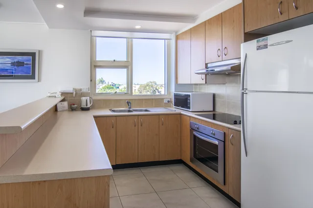 شقة ديلوكس بسرير كوين وسريرين منفصلين بإطلالة على البحر بغرفتي نوم، 84 The Spit Holiday Apartments 8/10