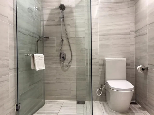 جناح جونيور بسرير كينج، UCSI HOTEL KUCHING 5/6