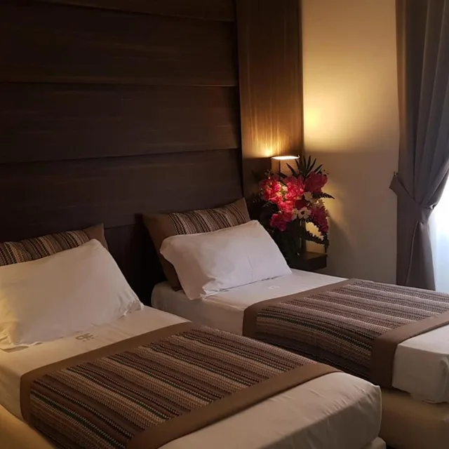 غرفة بسريرين منفصلين، Palazzo Firenze 3/7