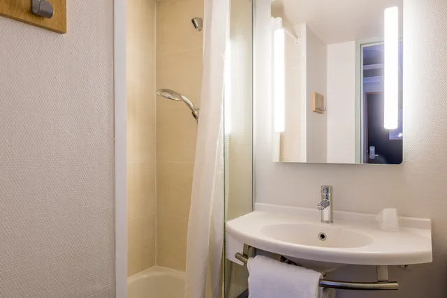 غرفة رباعية بأربعة أسرّة، B&B Hotel Bordeaux Sud 3/3