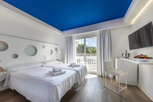 غرفة ديلوكس بسريرين منفصلين مع أريكة بحوض جاكوزي، WelikeHotel Triton beach 2/10