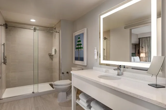 Studio, King Bed, Gulf View, Balcony، Embassy Suites by Hilton Panama City Beach Resort 2/2
