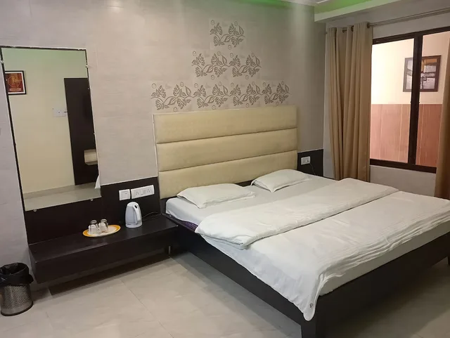 Semi Deluxe, Queen Bed، Hotel Green Palms 2/7