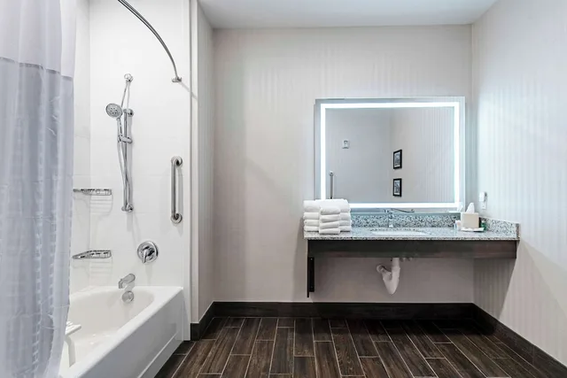 جناح بسريرين كوين لذوي الإعاقة، Comfort Suites Grove City Columbus South 3/3