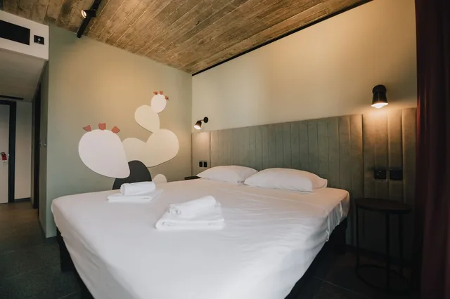 غرفة سوبيريور بسرير كينج بإطلالة على البحر، ibis Styles ST Pauls Bay Malta 2/8