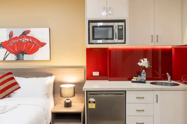 غرفة قياسية بسرير كينج بمطبخ صغير، Best Western Plus Camperdown Suites 8/10